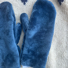 Slate Blue Mittens