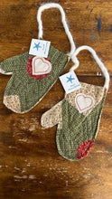 Quilt mitten ornaments