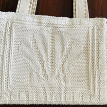 Scallop Shell Knit Tote