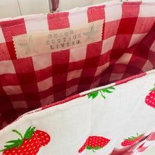 Strawberry 🍓Tote